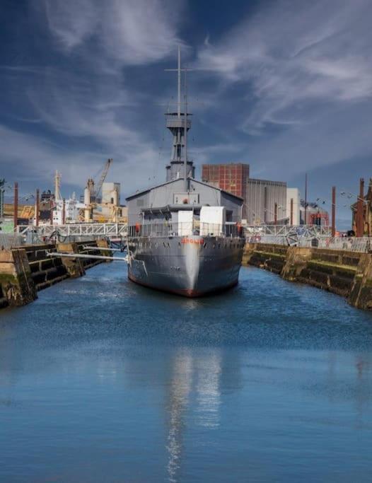 Titanic Quarter Apartment Belfast Bagian luar foto