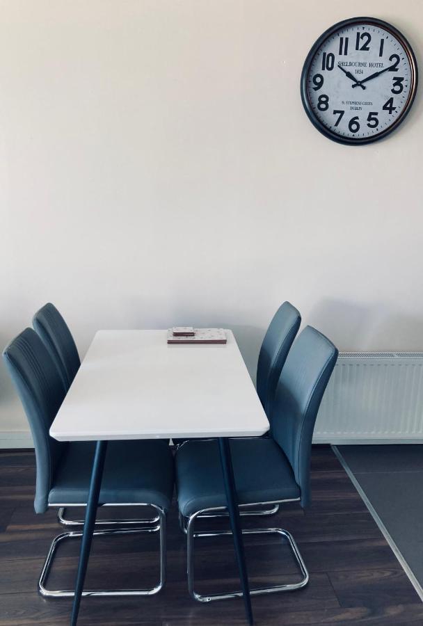 Titanic Quarter Apartment Belfast Bagian luar foto