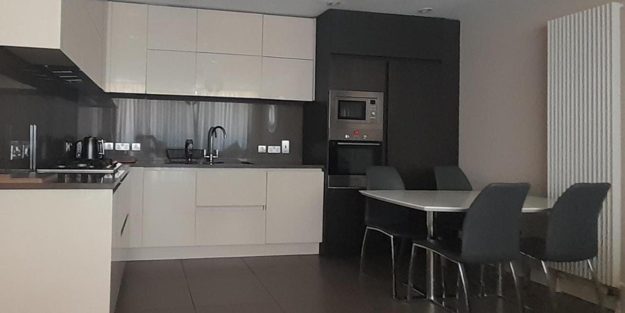 Titanic Quarter Apartment Belfast Bagian luar foto